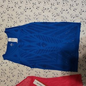 3 tops Alo,New balance and Zelle